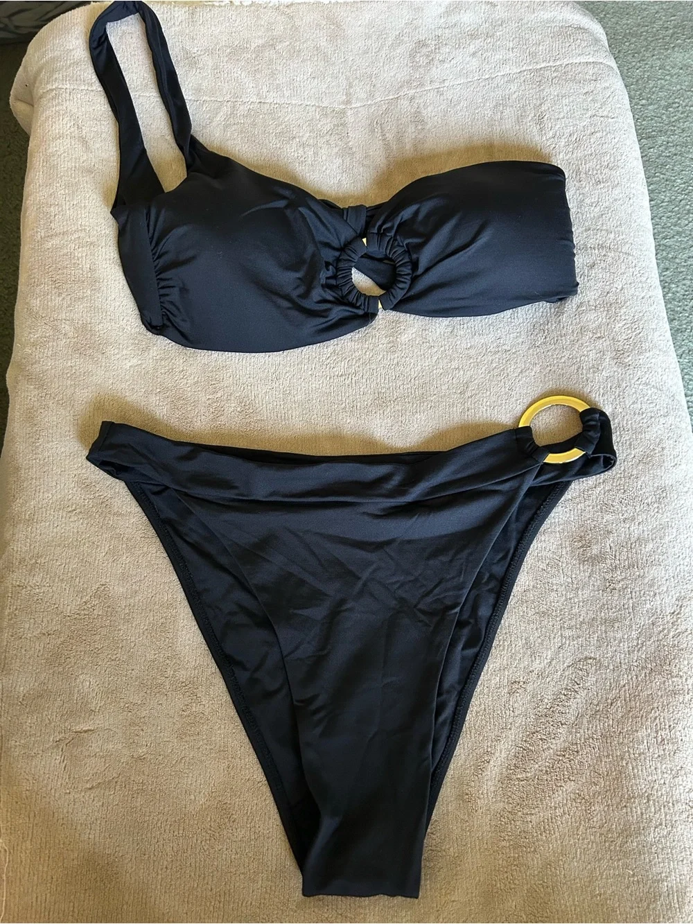 Monday Swimwear Antiqua Bikini Top and Bottom in Black. Women’s Large